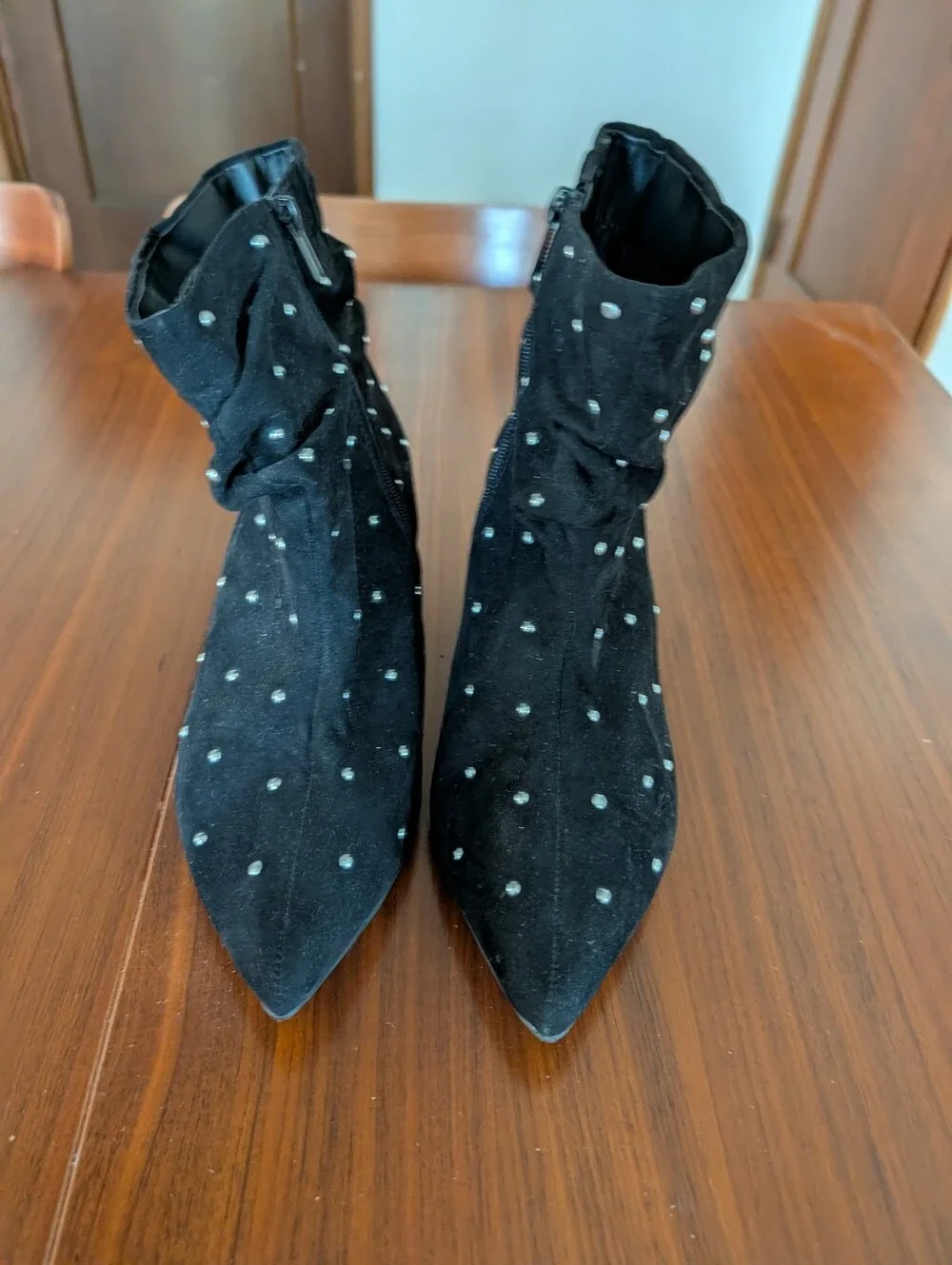 Torrid Black Studded Suede Pointed Toe Ankle Boots Size 9w Pre Owned